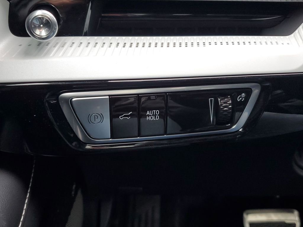 New 2026 Cadillac Optiq Luxury 1 image 17