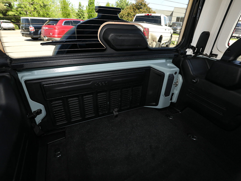Used 2024 Jeep Wrangler Sahara w/ Technology Group image 23