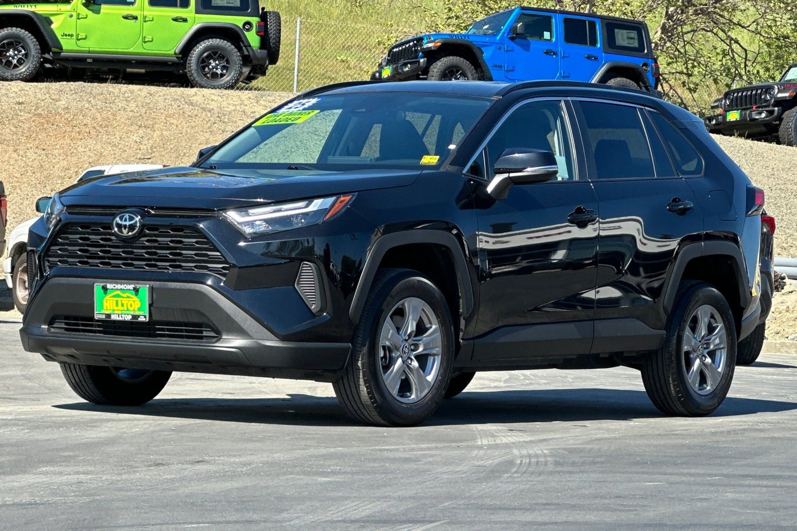 Used 2025 Toyota RAV4 XLE image 9