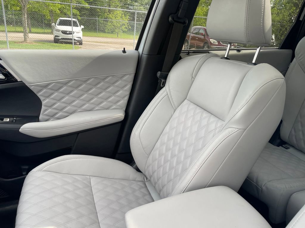 Used 2023 Mitsubishi Outlander SEL AWD/4WD image 18