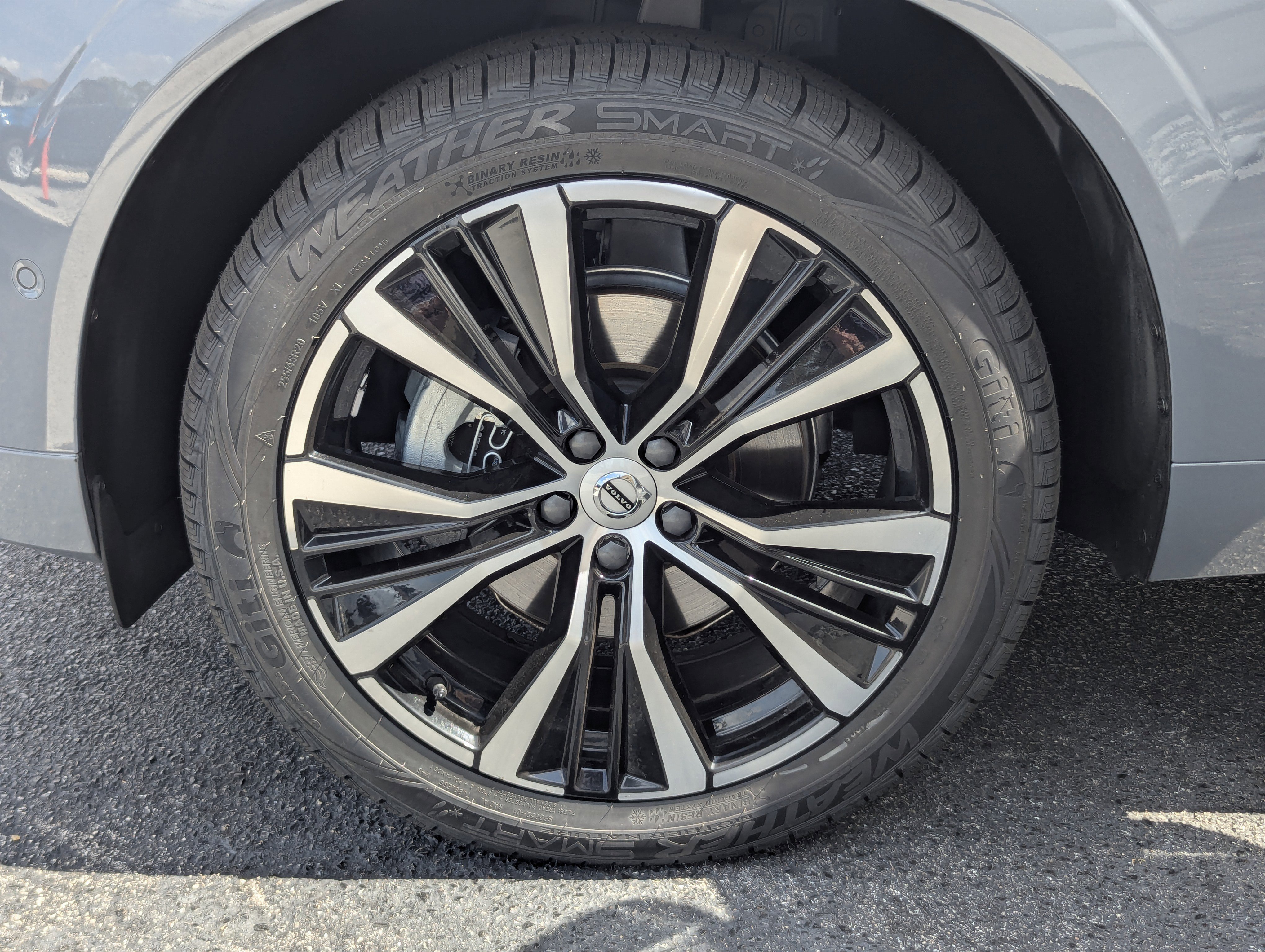 Used 2024 Volvo XC60 B5 Plus w/ Protection Package Premier AWD/4WD image 39