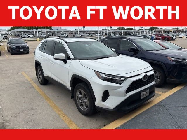 Used 2024 Toyota RAV4 XLE w/ Convenience Package image 1