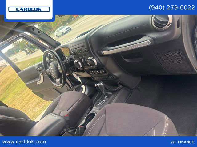 Used 2013 Jeep Wrangler Unlimited Sahara w/ Connectivity Group image 17