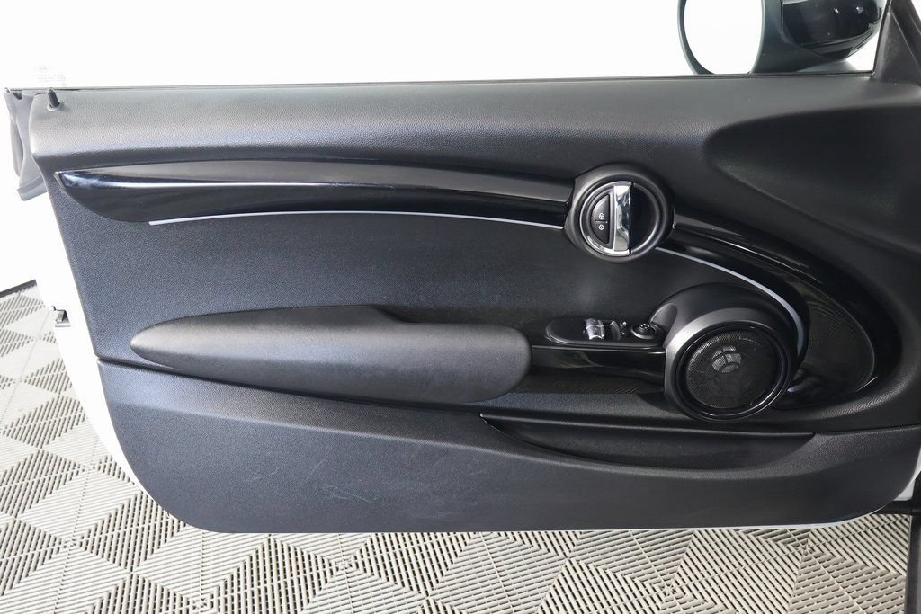Certified 2024 MINI Cooper SE FWD image 11