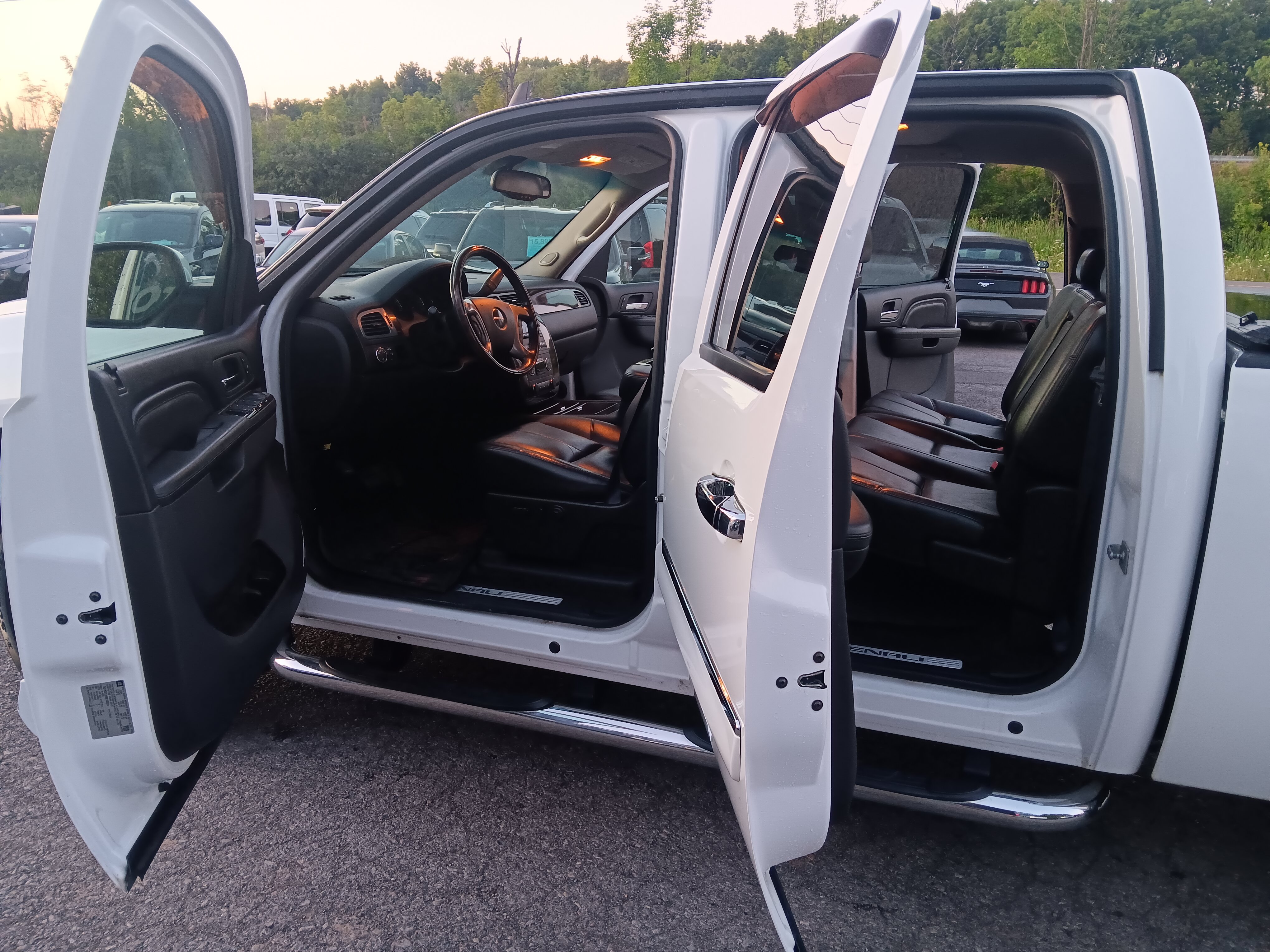 Used 2011 GMC Sierra 1500 Denali AWD/4WD image 11