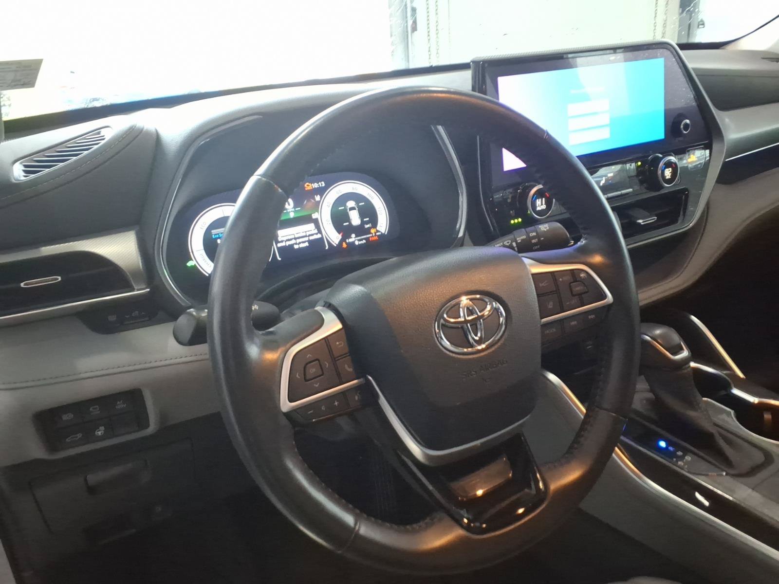 Used 2023 Toyota Highlander Platinum AWD/4WD image 11