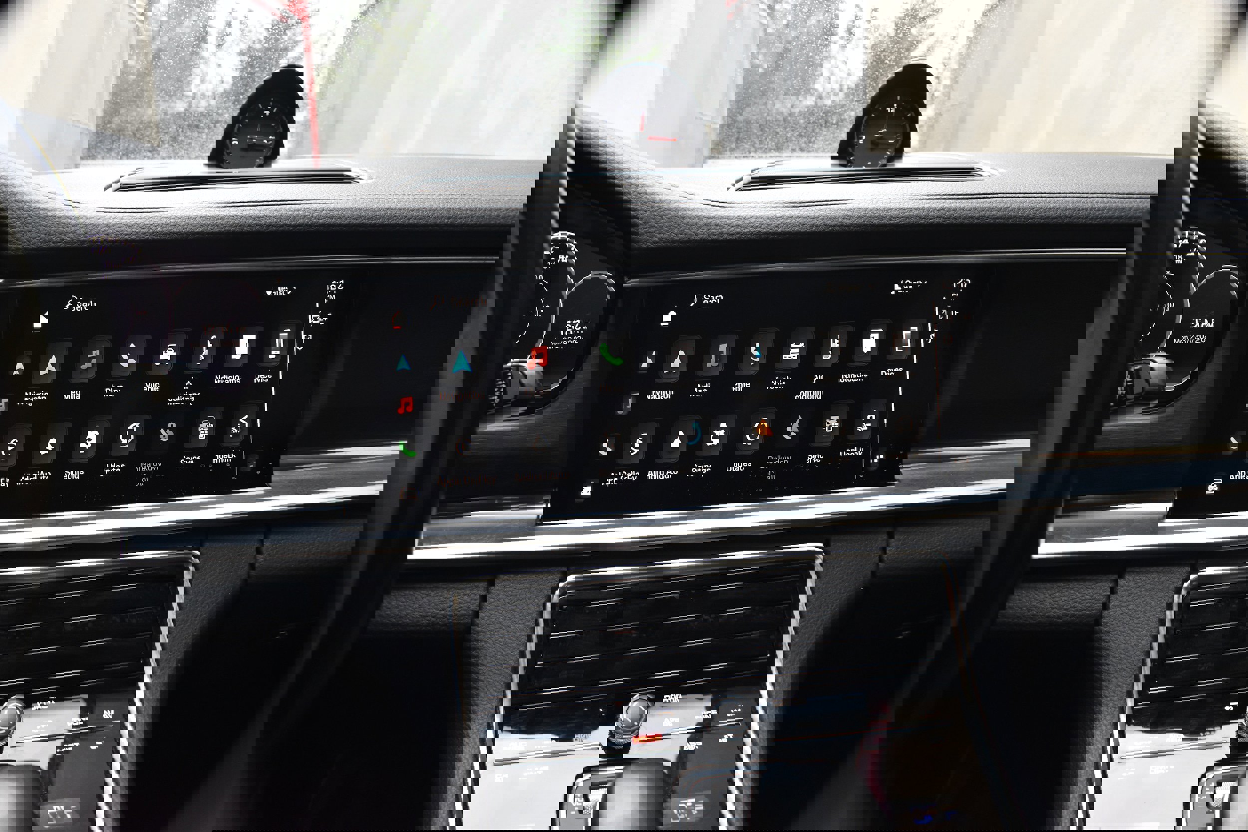 Used 2023 Porsche Panamera 4 Platinum Edition image 36