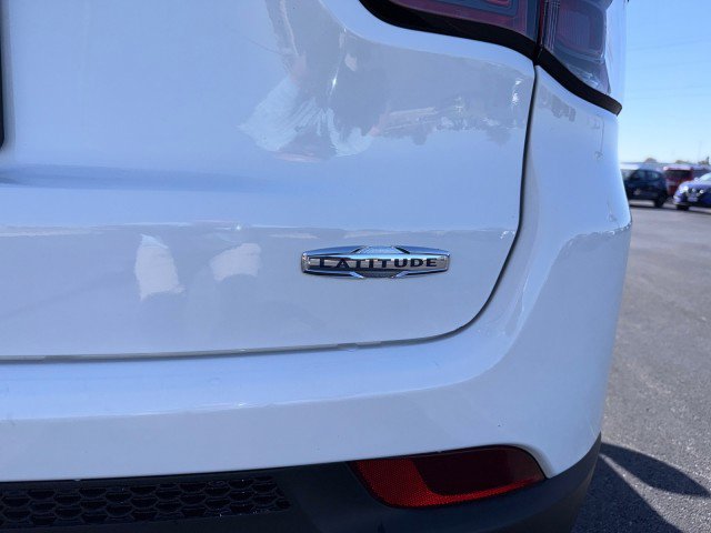 Used 2024 Jeep Compass Latitude image 5