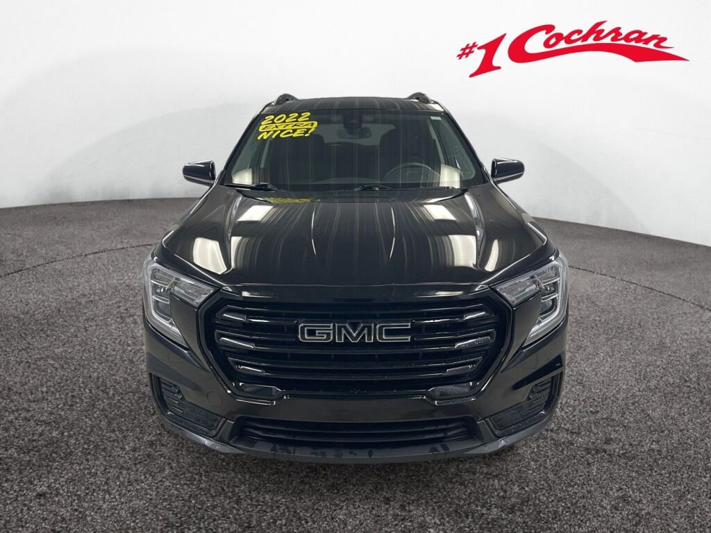 Certified 2022 GMC Terrain SLE w/ Driver Convenience Package image 2