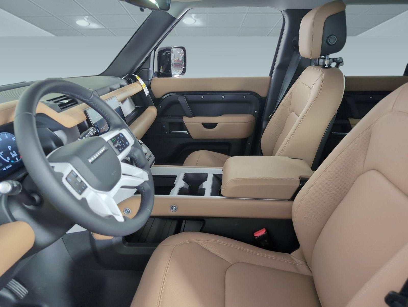 New 2025 Land Rover Defender 130 X-Dynamic SE AWD/4WD image 5