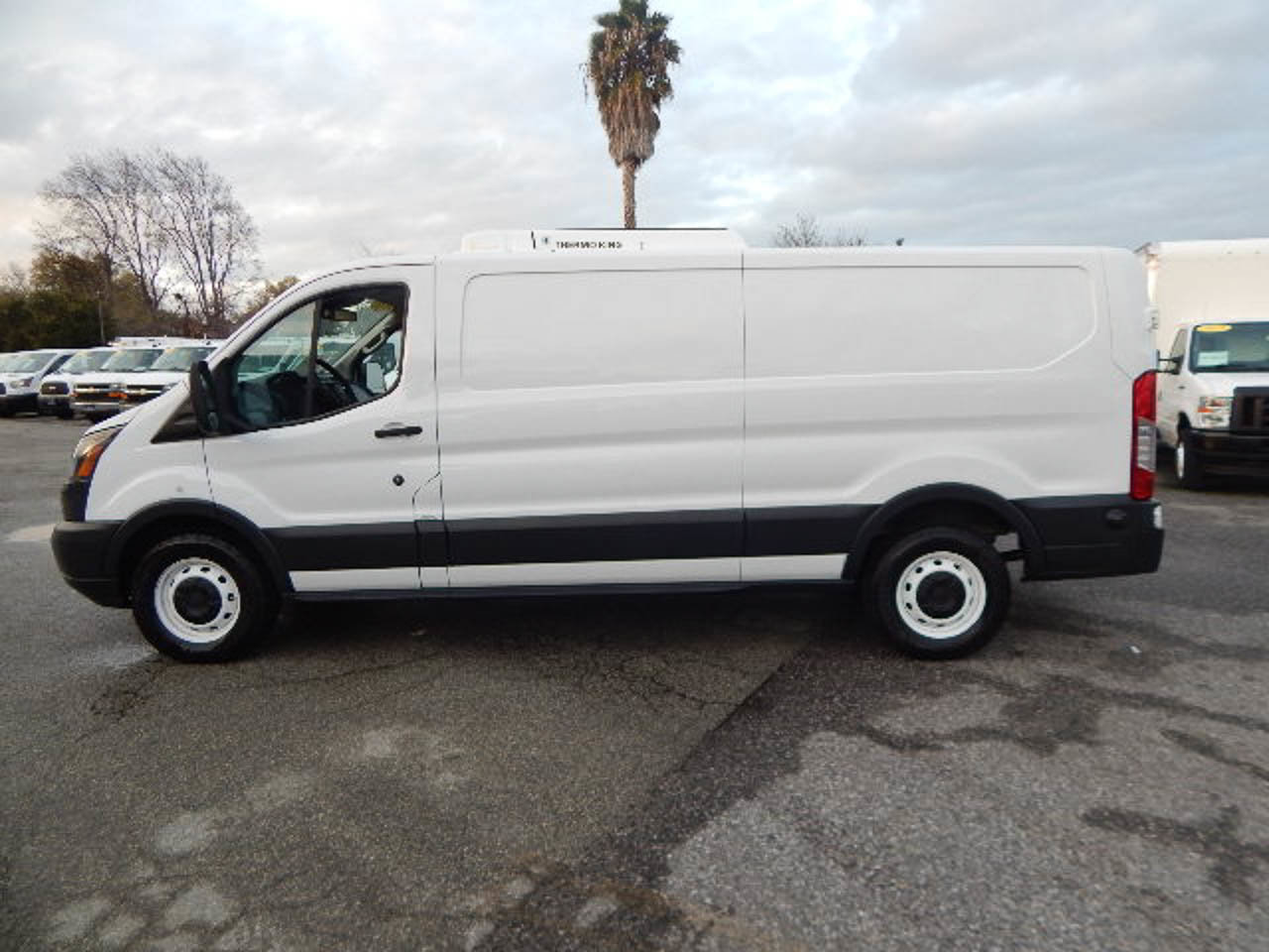 Used 2018 Ford Transit 250 148 Low Roof image 3