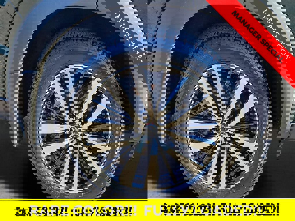 Used 2024 Nissan Pathfinder Platinum w/ Cargo Package AWD/4WD image 28