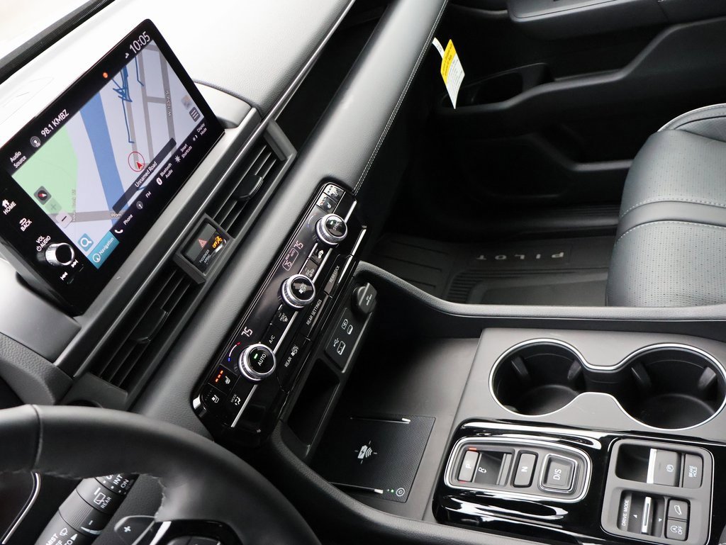 Certified 2025 Honda Pilot Elite image 20