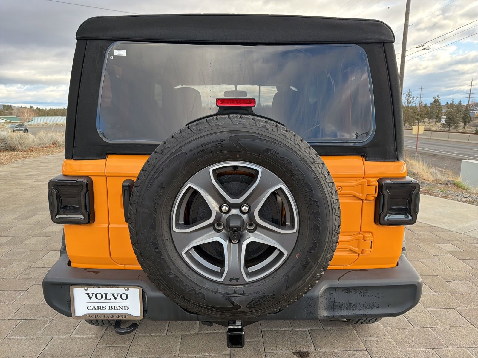 Used 2021 Jeep Wrangler Sport S image 3