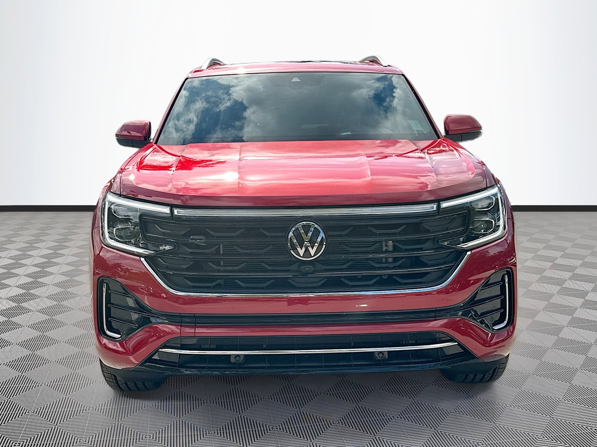 Used 2024 Volkswagen Atlas SEL Premium R-Line image 2