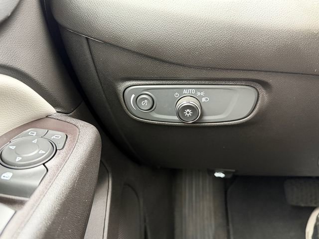 Used 2022 Chevrolet Equinox LT image 18