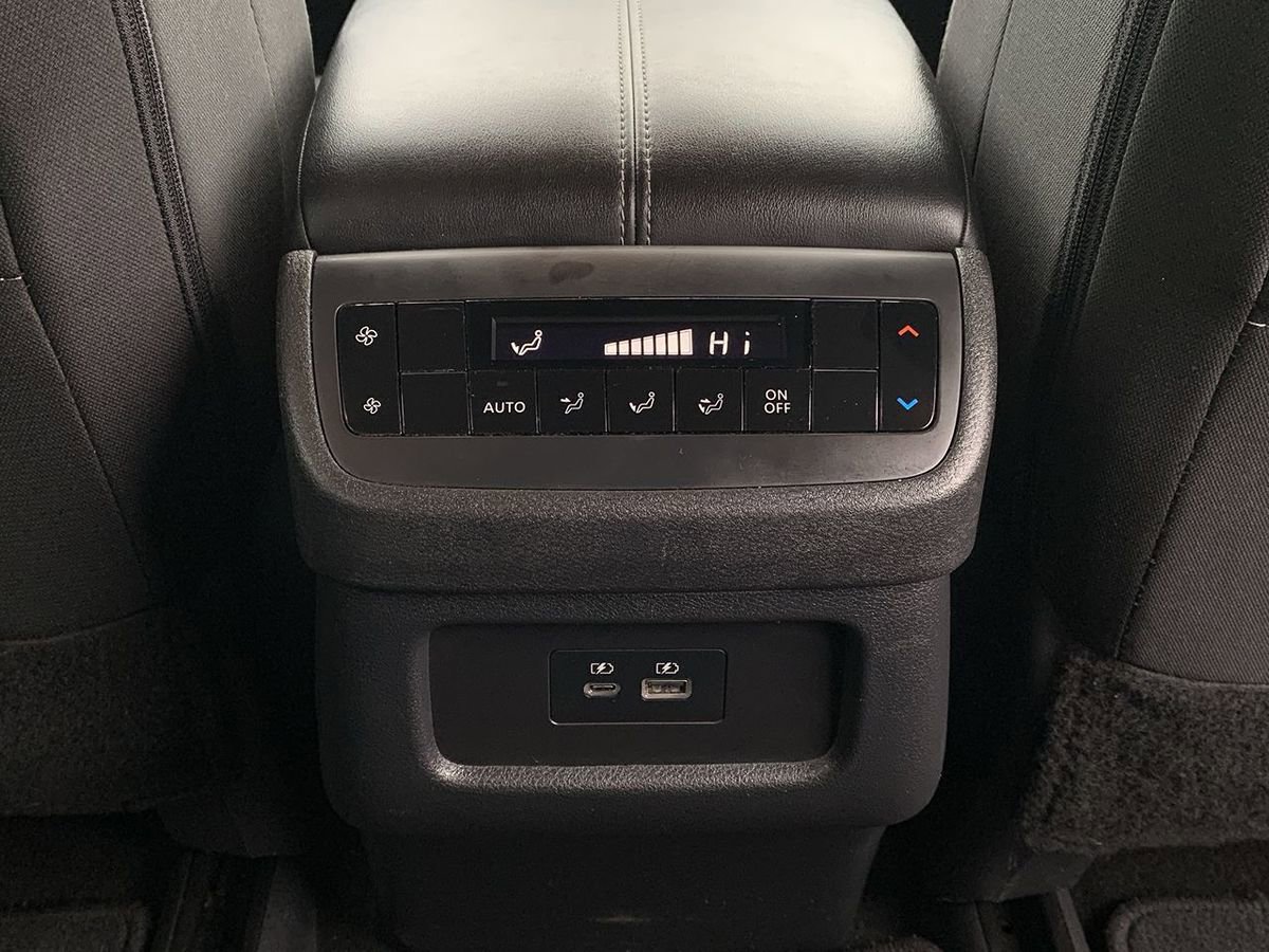Used 2024 Nissan Pathfinder SV AWD/4WD image 29