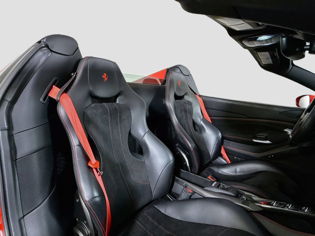 Used 2022 Ferrari F8 Tributo RWD image 4