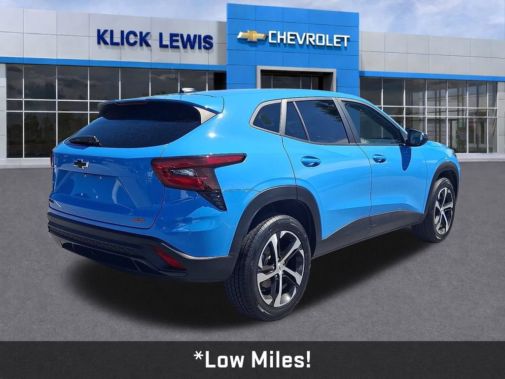 Used 2024 Chevrolet Trax RS FWD image 8