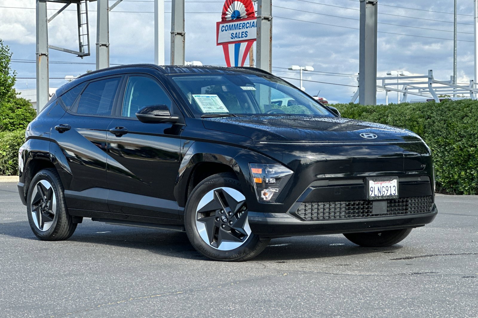 Used 2024 Hyundai Kona SEL FWD image 2