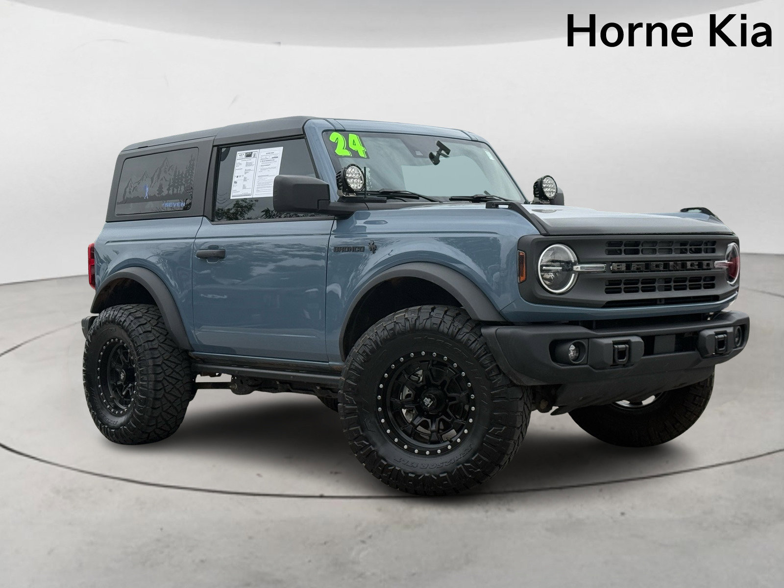 Used 2024 Ford Bronco Black Diamond image 2