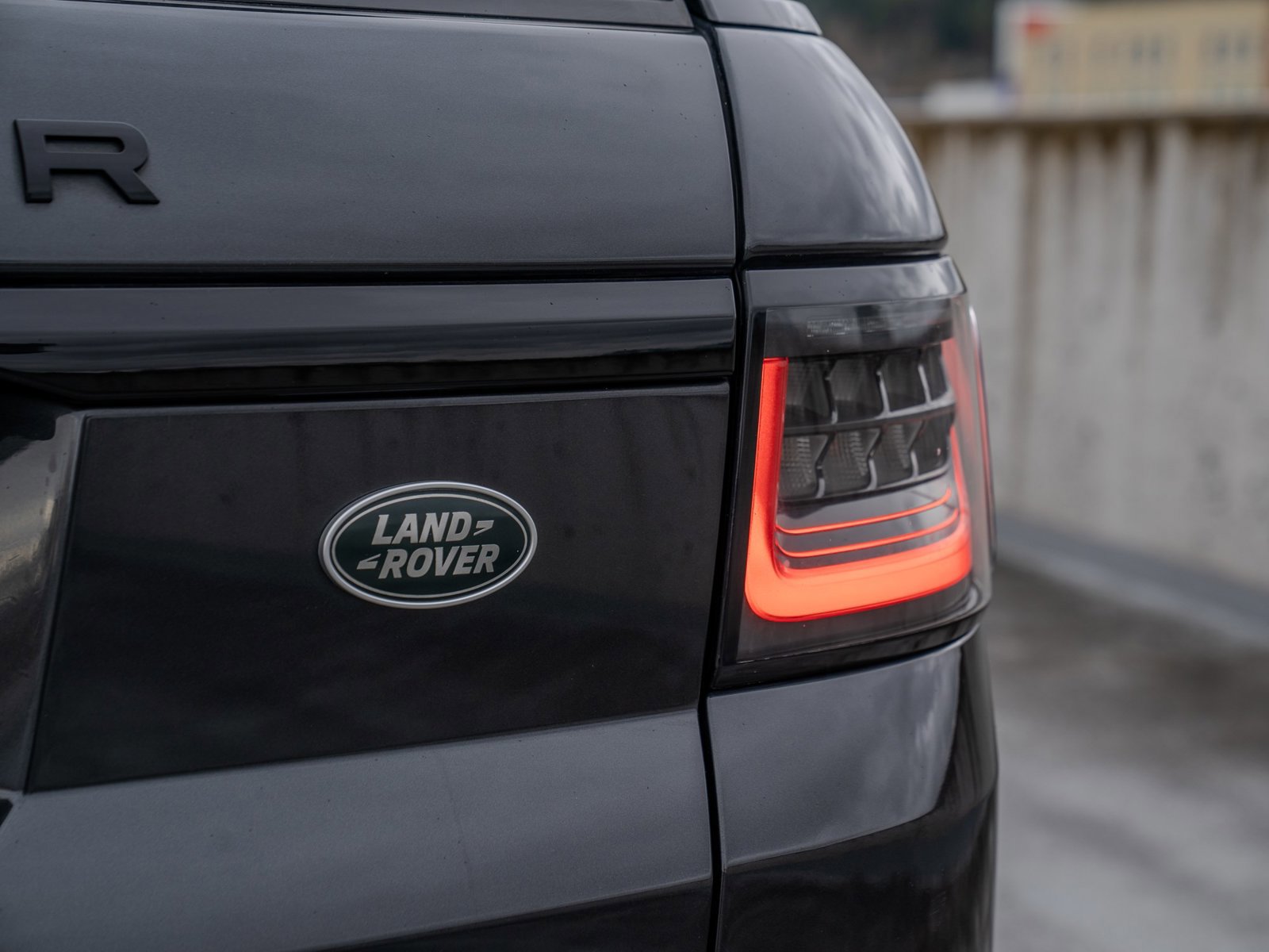 Used 2021 Land Rover Range Rover Sport HST image 11