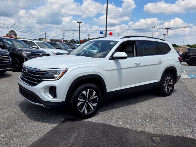 New 2026 Volkswagen Atlas SE FWD image 3