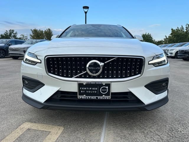 Certified 2024 Volvo V60 B5 Cross Country Ultimate AWD/4WD image 2