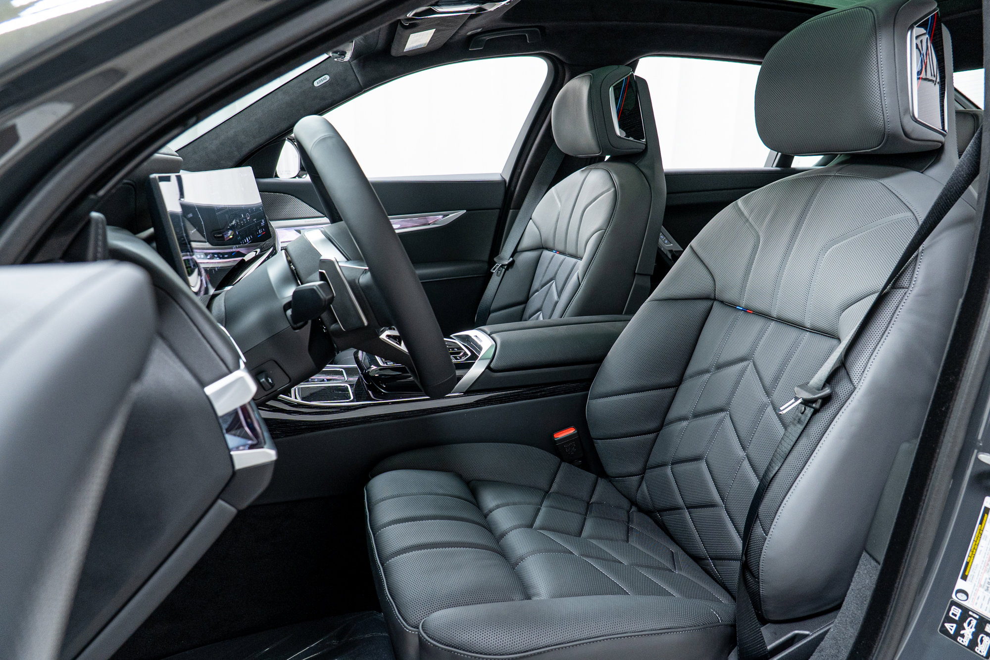 New 2026 BMW 740i xDrive image 13