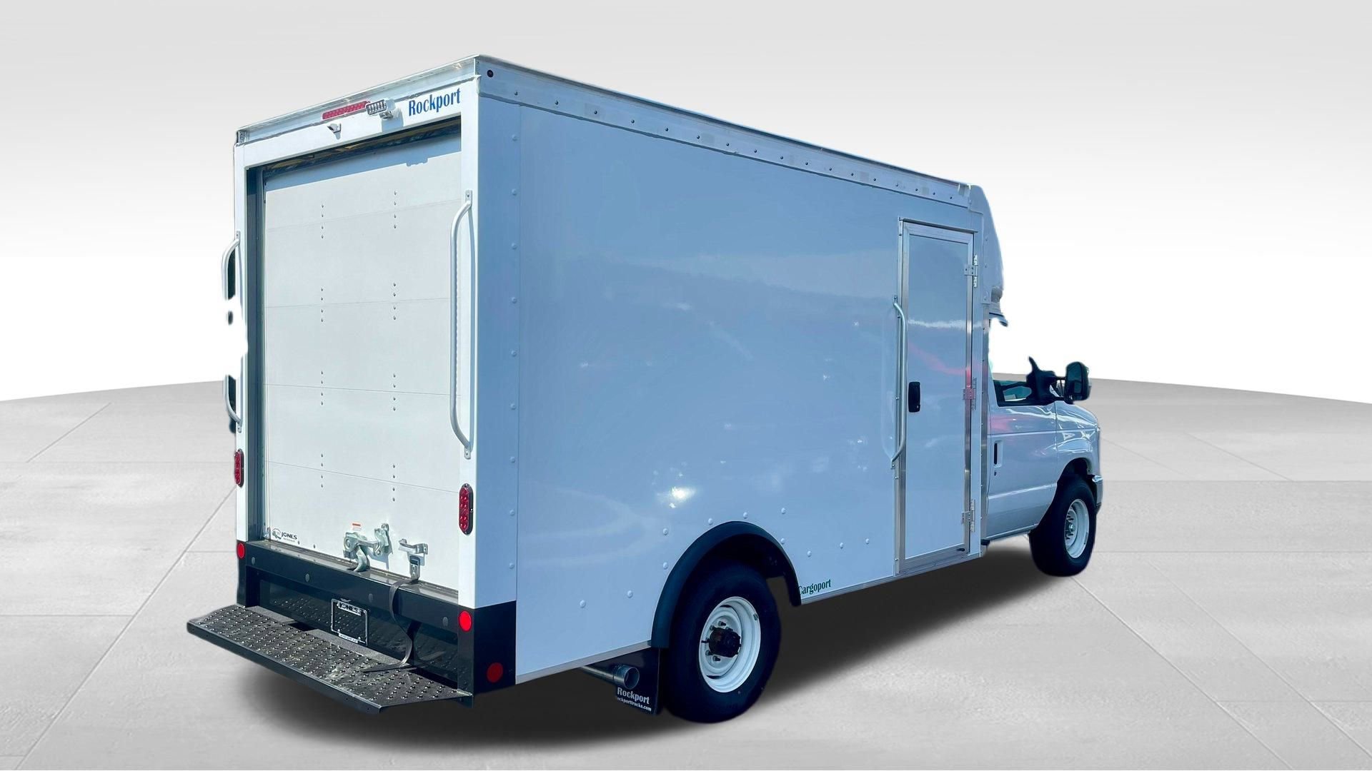 New 2025 Ford E-350 and Econoline 350 Super Duty w/ Power Equipment Group RWD image 9
