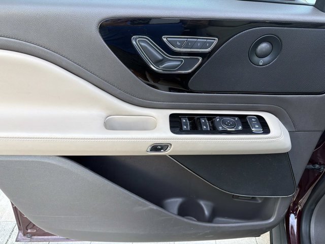 Used 2020 Lincoln Aviator Reserve w/ Elements Package Plus RWD image 11