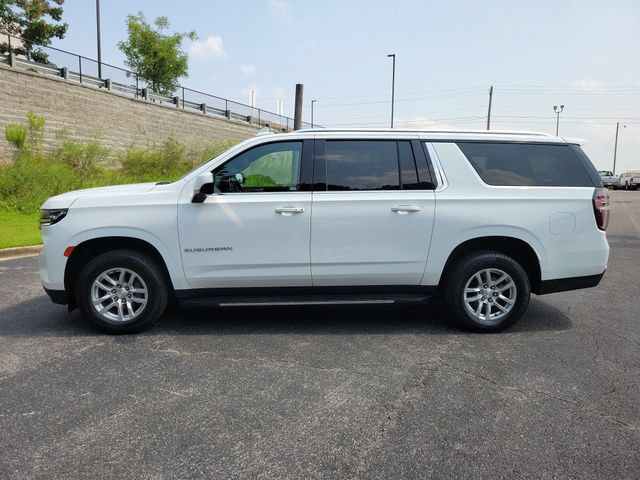 Used 2024 Chevrolet Suburban LT RWD image 2