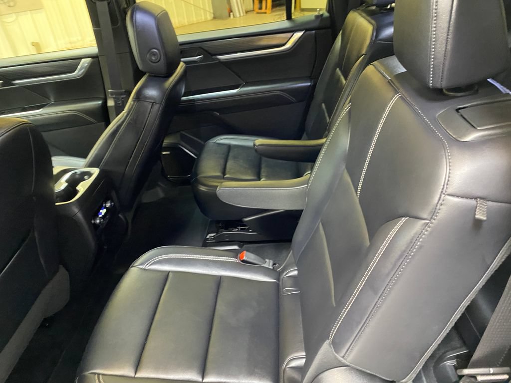 Used 2026 GMC Acadia Elevation w/ Elevation Premium Package AWD/4WD image 24