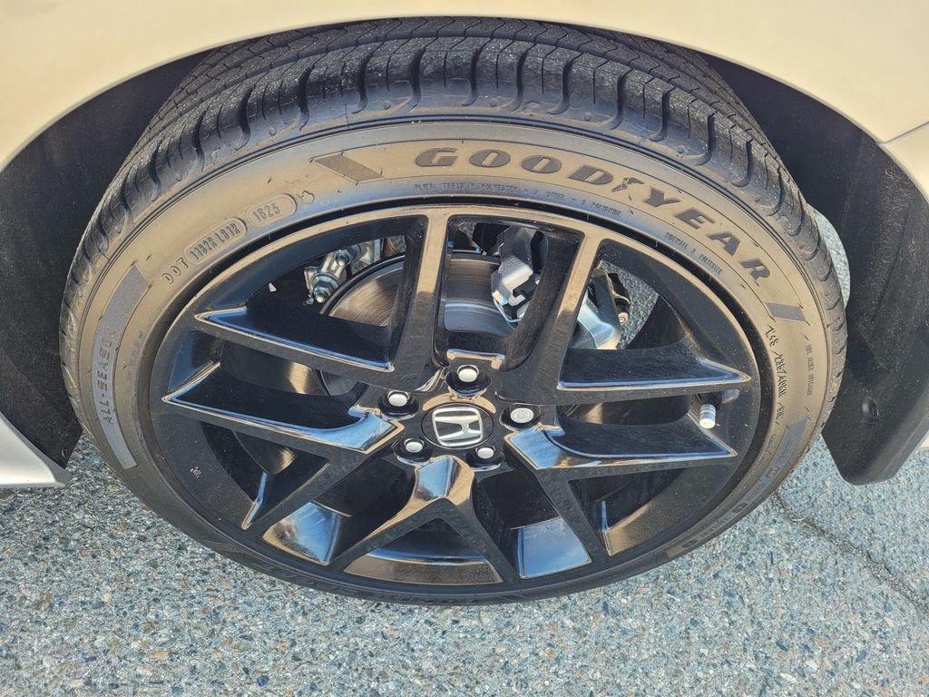 Used 2025 Honda Civic Sport image 25