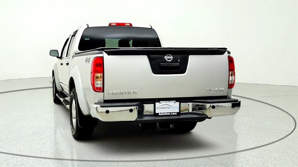 Used 2013 Nissan Frontier SV w/ SV Value Truck Pkg AWD/4WD image 6