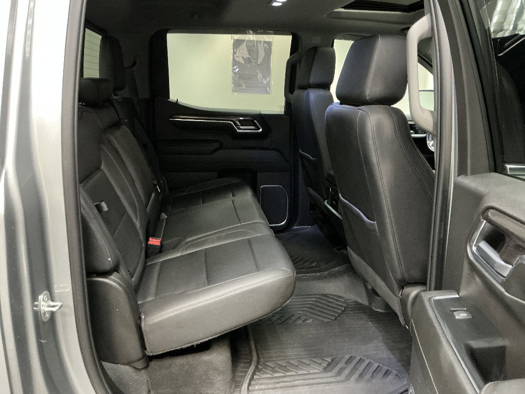 Used 2023 Chevrolet Silverado 1500 LTZ w/ LTZ Premium Package AWD/4WD image 33