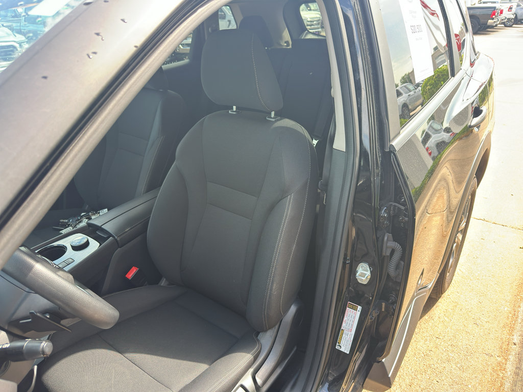 Used 2024 Nissan Rogue S AWD/4WD image 22