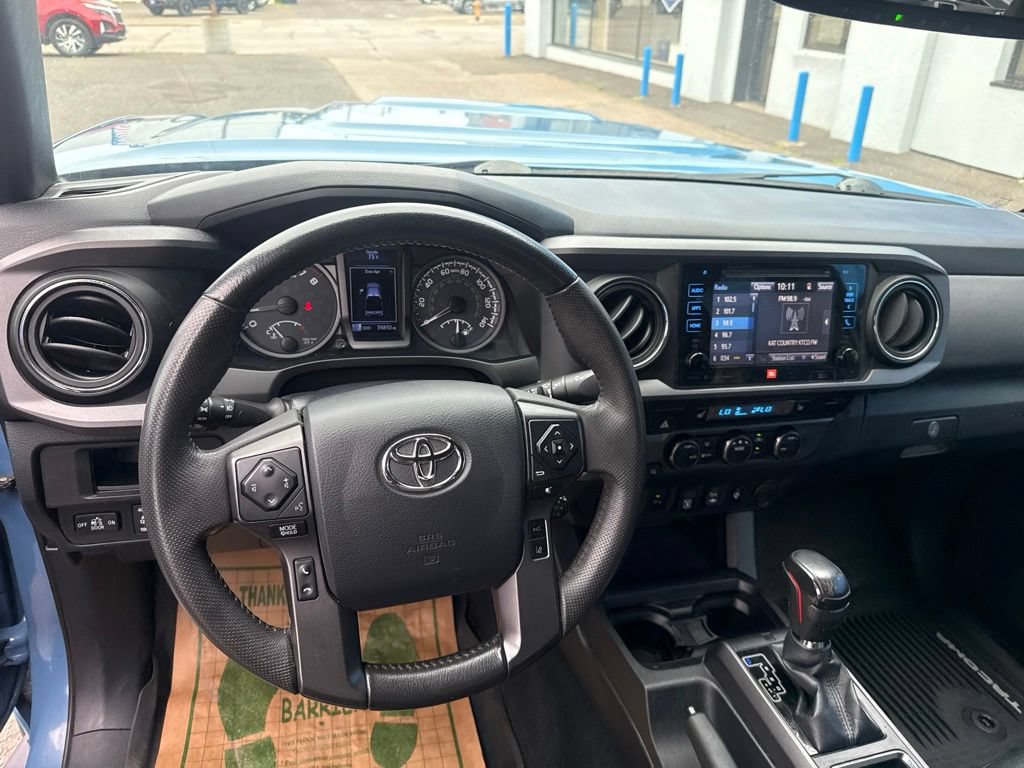 Used 2019 Toyota Tacoma TRD Sport w/ TRD Premium Sport Package AWD/4WD image 22