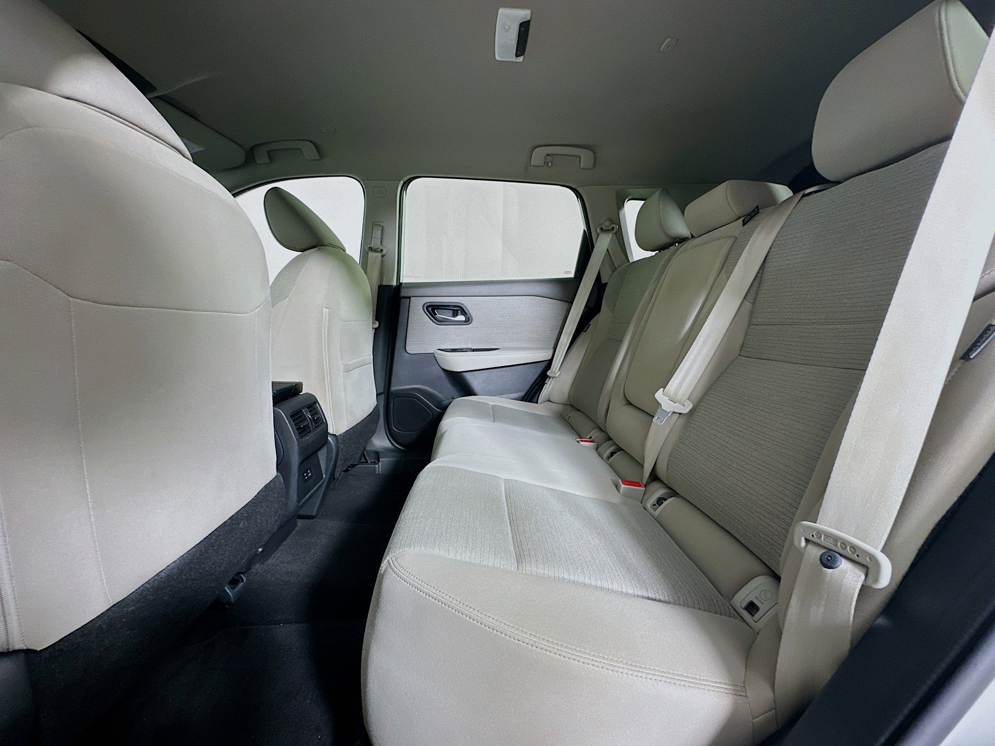 Used 2023 Nissan Rogue SV image 27