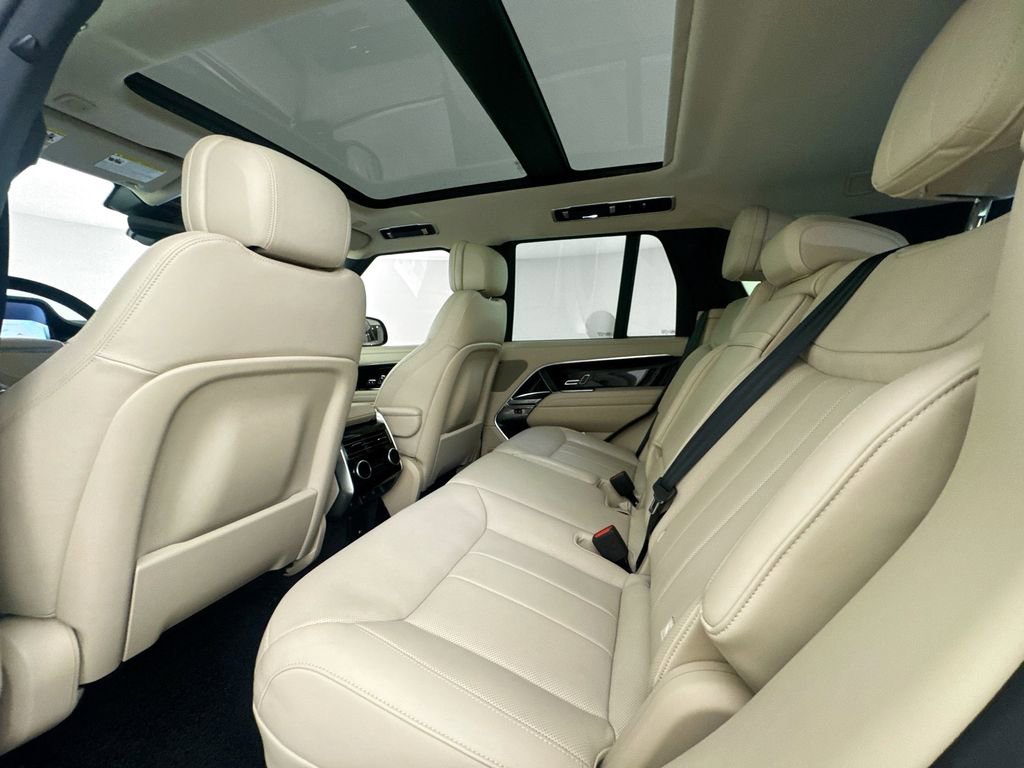 Certified 2024 Land Rover Range Rover SE AWD/4WD image 24