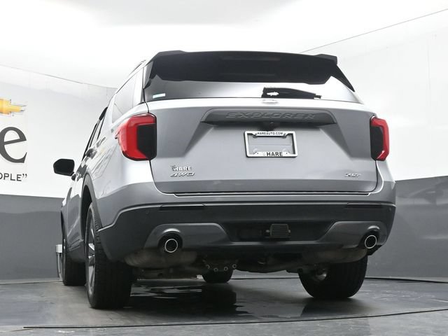 Used 2022 Ford Explorer XLT w/ Equipment Group 202A AWD/4WD image 57