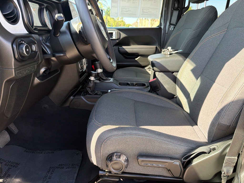 Used 2025 Jeep Wrangler Unlimited Sport AWD/4WD image 22