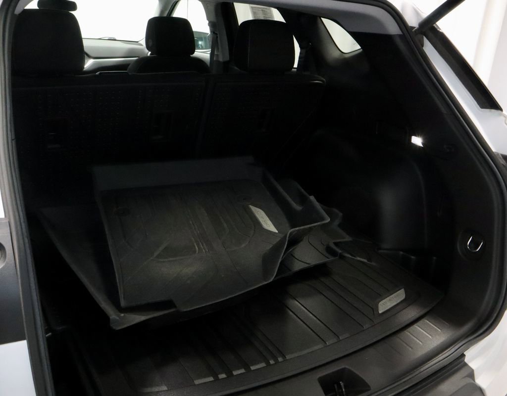 Used 2024 Chevrolet Blazer LT w/ Convenience Package FWD image 14