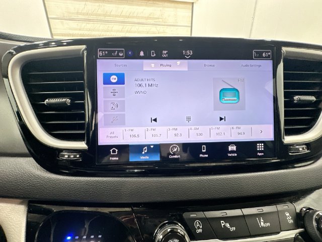 Used 2024 Chrysler Pacifica Touring-L FWD image 20