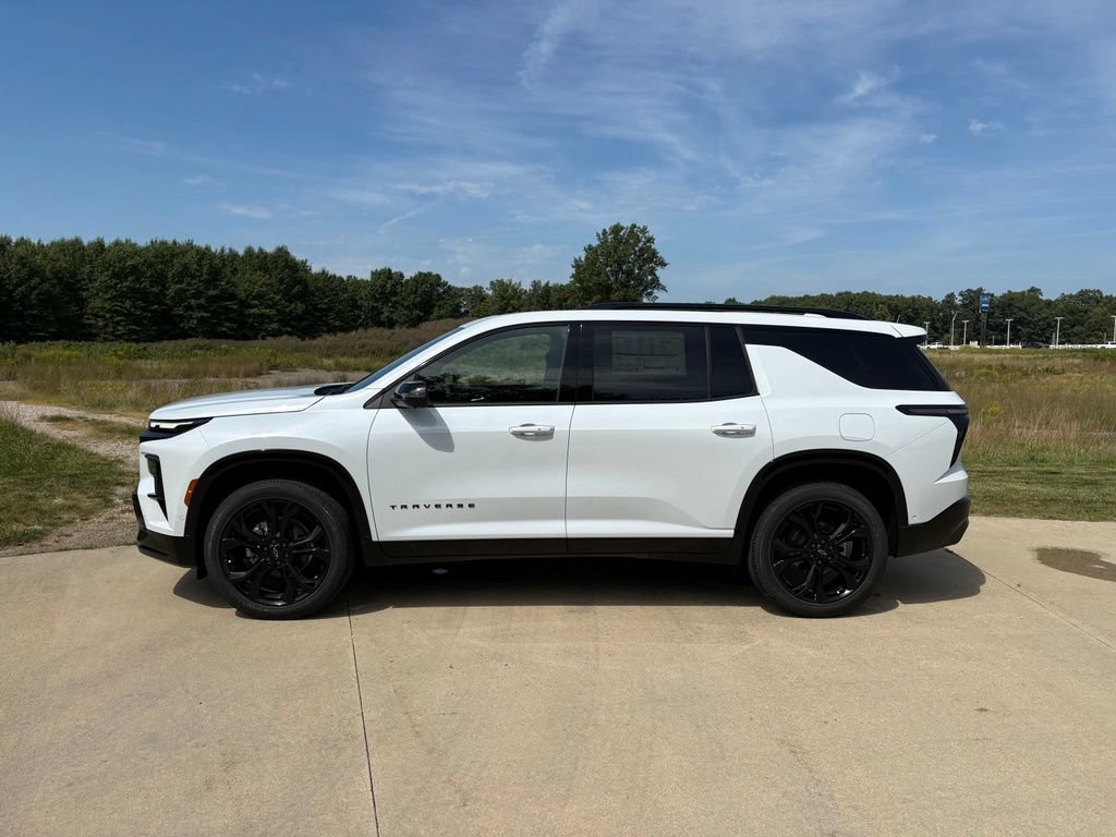 New 2027 Chevrolet Traverse RS w/ LPO, Floor Liner Package AWD/4WD image 6