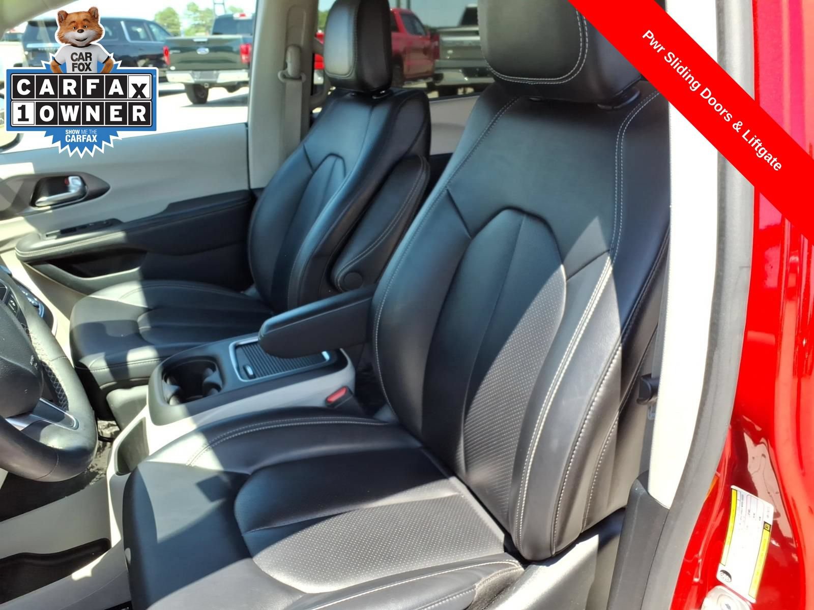 Used 2024 Chrysler Pacifica Touring-L FWD image 16