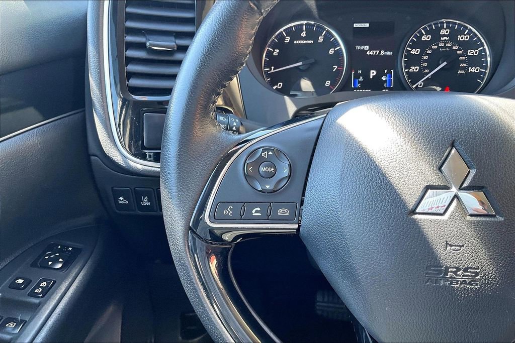 Used 2020 Mitsubishi Outlander SE AWD/4WD image 17