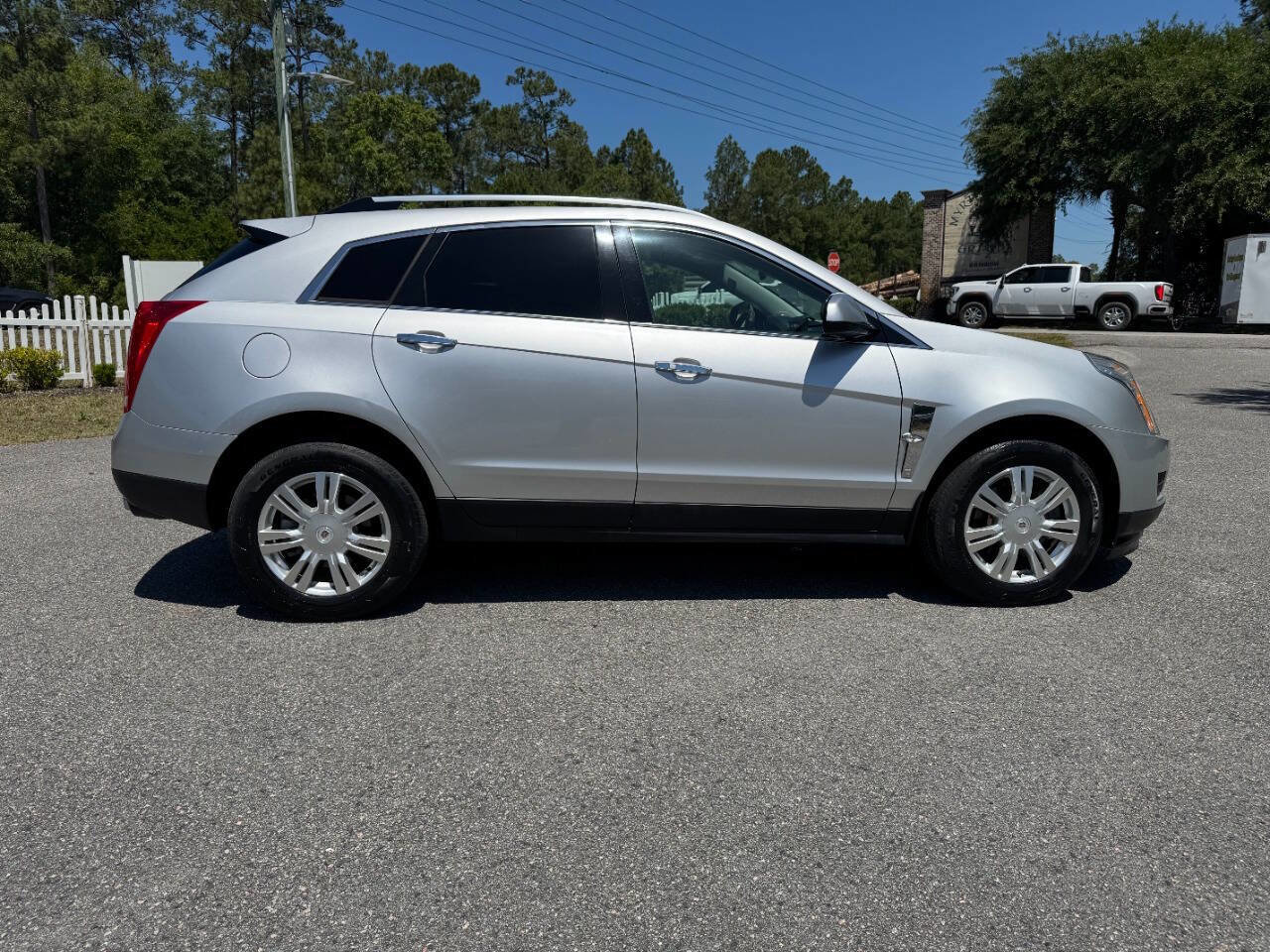 Used 2011 Cadillac SRX Luxury FWD image 7
