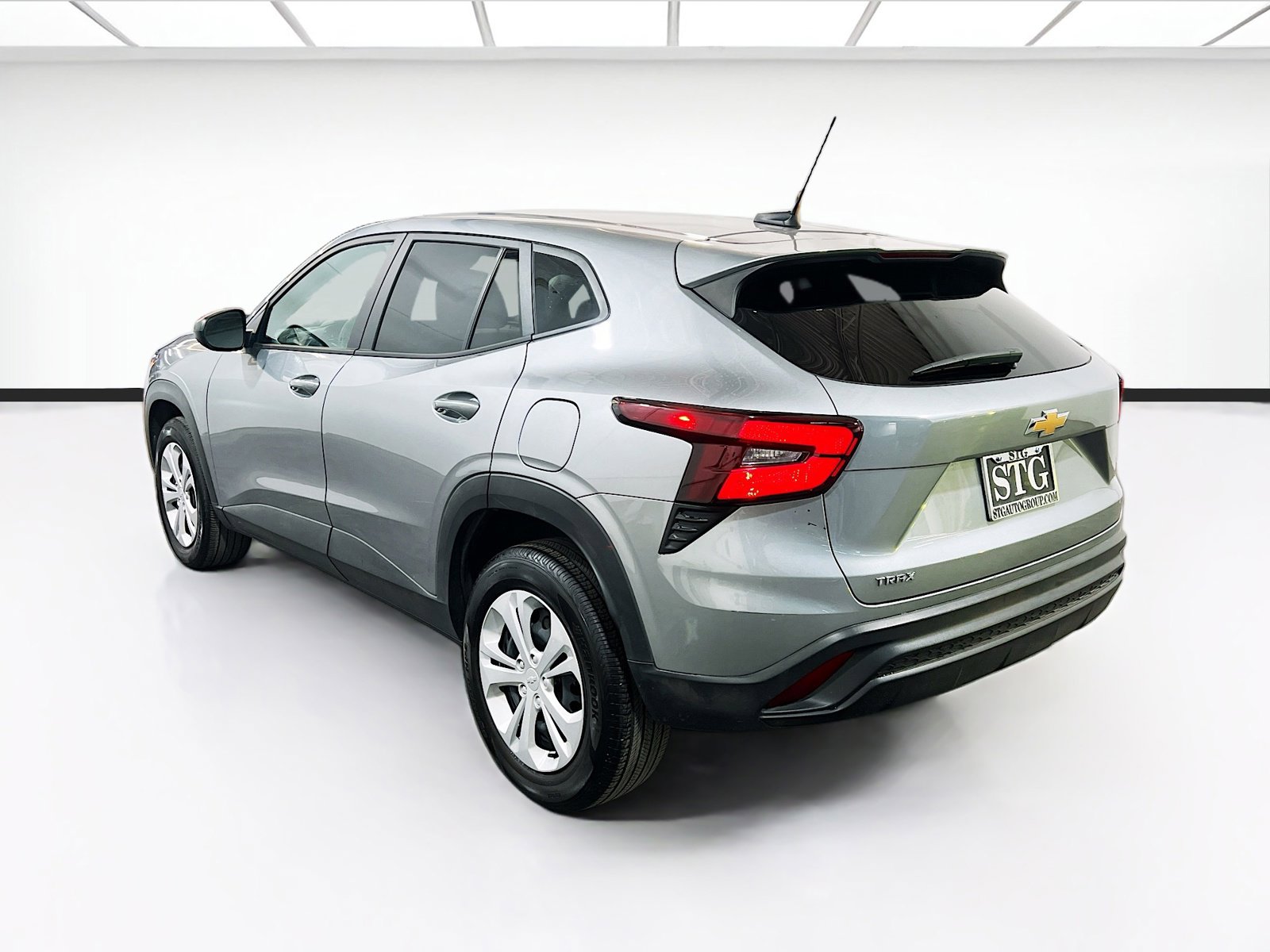 Used 2025 Chevrolet Trax LS image 6