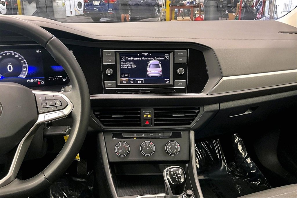 Used 2024 Volkswagen Jetta S image 5